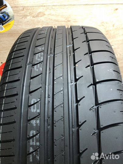 Triangle Sports TH201 235/40 R18 95Y