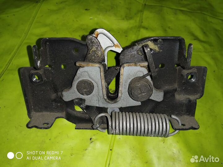Замок капота на Mazda 6 Atenza GH 2007-2012г