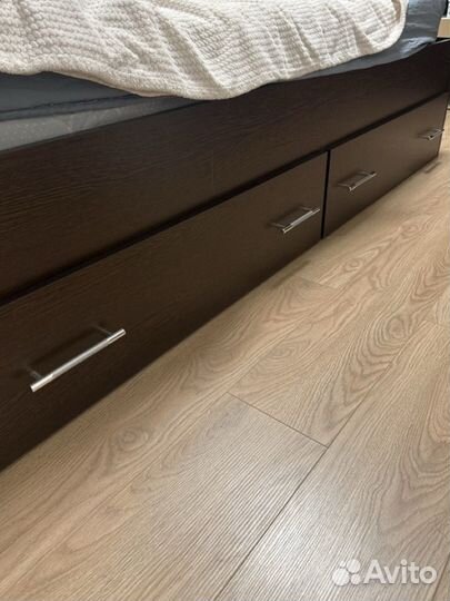 Кровать двухспальная с матрасом 180 200