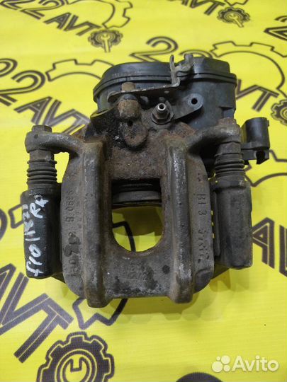 Суппорт задний правый Bmw 535Ix F10 2011