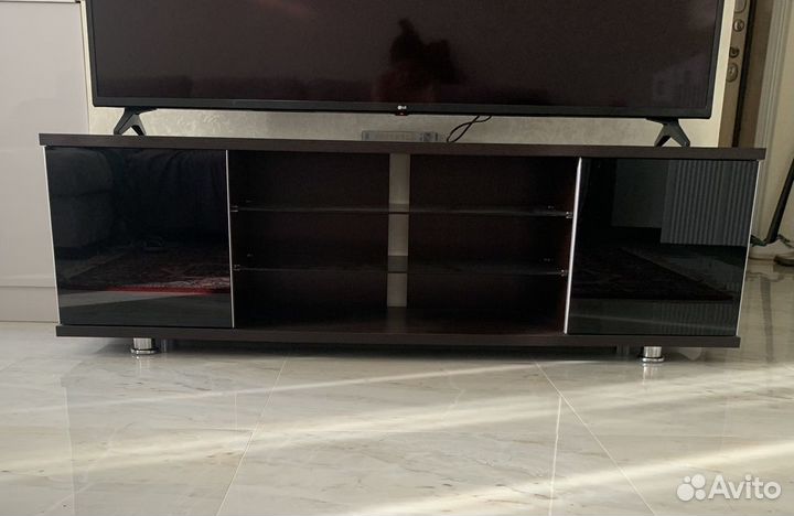 Тумба под телевизор