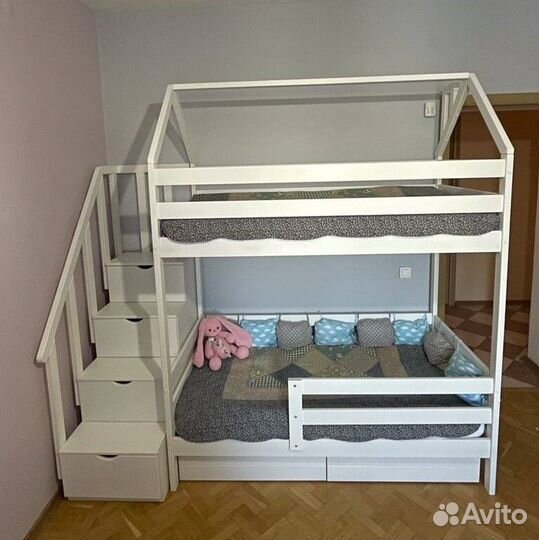 Двухъярусная кровать детская