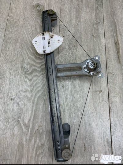 Стеклоподъемники механические передние на logan 1
