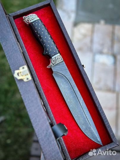 Нож с гравировкой на лезвии н.87.43