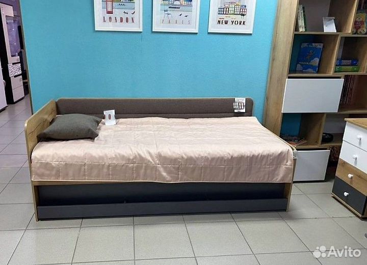 Кровать с выкатным местом