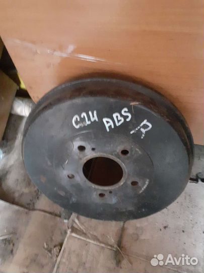 Сполер ниссан серена