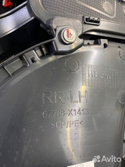 Обшивка двери задняя левая Toyota Camry XV70