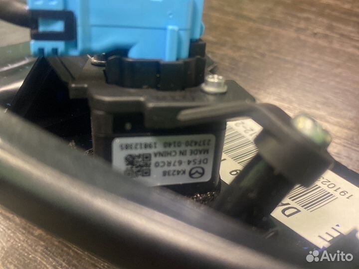 Камера в зеркало левая накладка Mazda CX-30 2019)