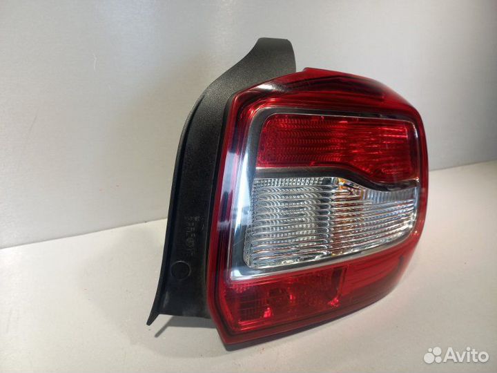 Фонарь правый Renault Logan 2 K7MA812 2014