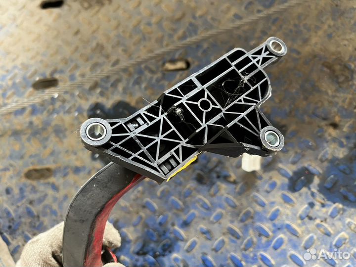 Педаль газа Chevrolet Aveo T250