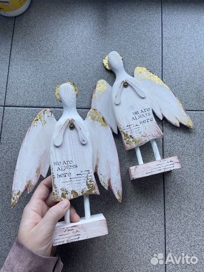 Ангел из дерева с художественной росписью