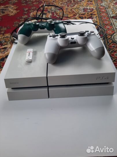 Прошитая sony PS4+2 джостика и игры