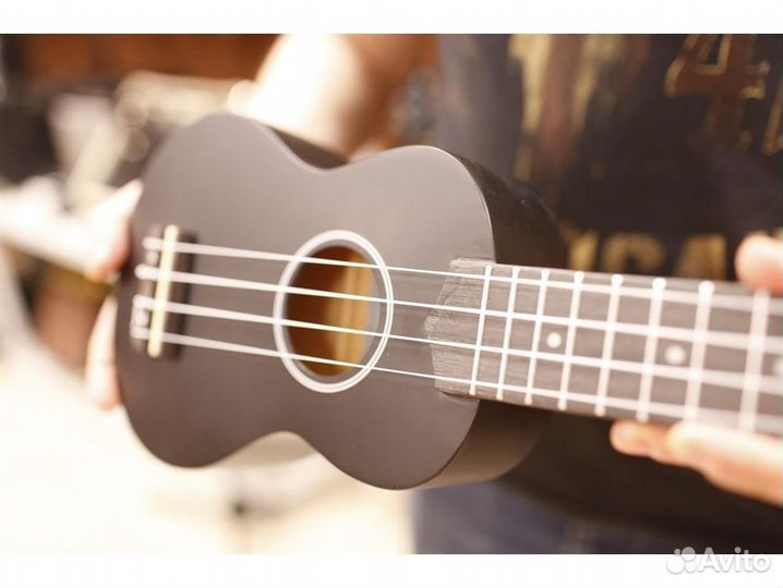 Listen LIS-100BK Укулеле сопрано, цвет черный