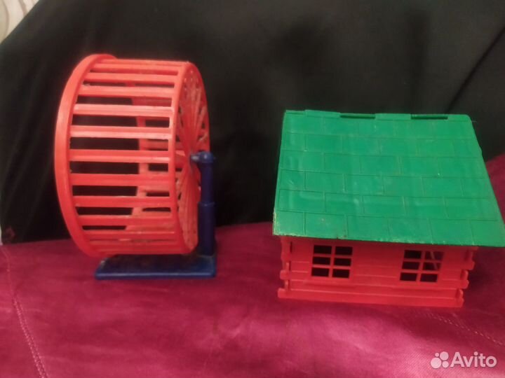 Домик и колесо для хомяка