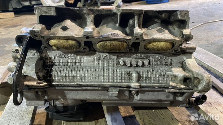Левая Головка блока гбц audi a4 b6 2.4 bdv