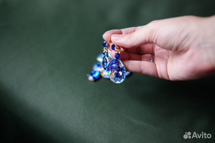 Комплект украшений (колье и серьги)