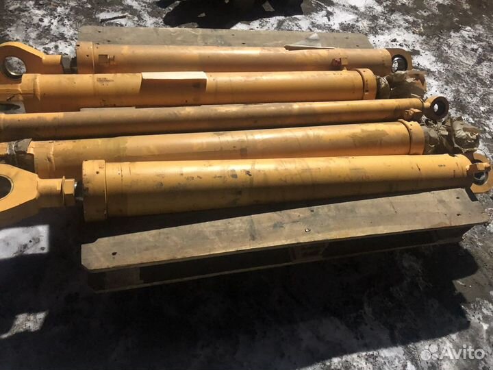 Гидроцилиндр рукояти на Синегорец-75