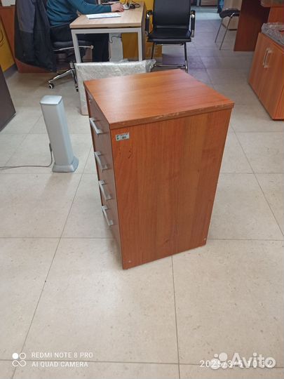 Офисная мебель стол