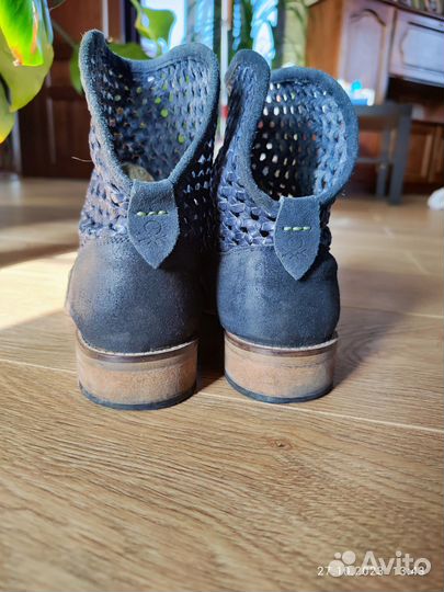 Замшевые ботинки Benneton р. 40