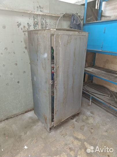 Сейф металлический