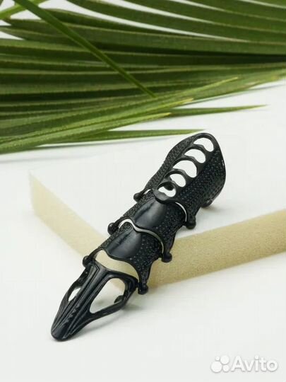 Колько коготь Черное