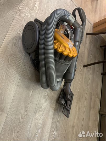 Пылесос Dyson DC22