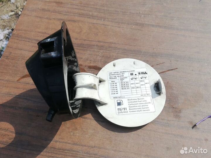 Лючок бензобака Шкода Фабия 1