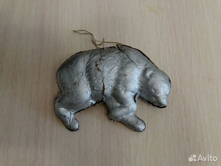 Елочная игрушка Медведь. Дрезденский картонаж