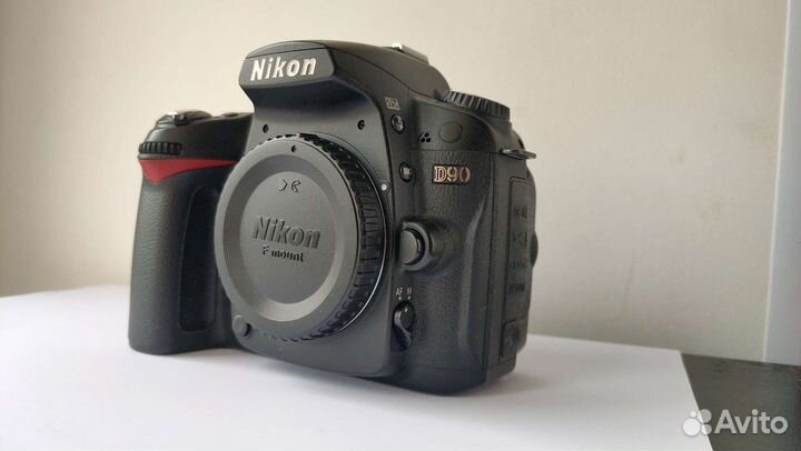 Nikon д90