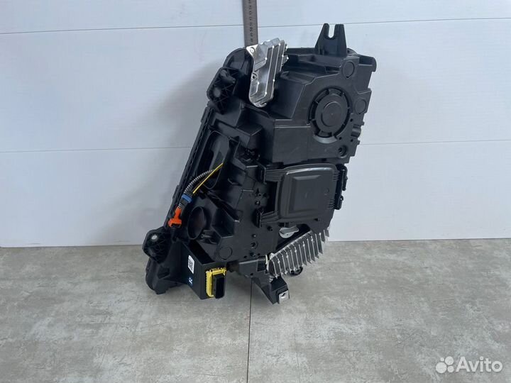 Фара головного света правая Volvo Fh4 Fm4