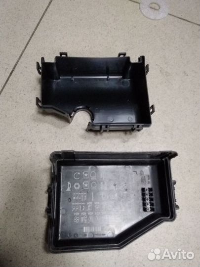 Hyundai Solaris крышка блока предохранителей