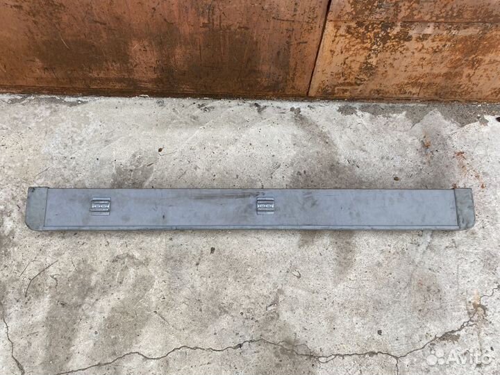 Шторка багажника Mercedes W124