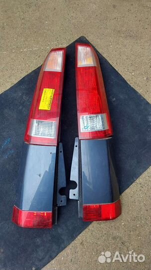 Opel meriva задний фонарь правый и левый в сборе