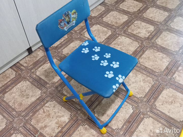 Стол и стульчик детские