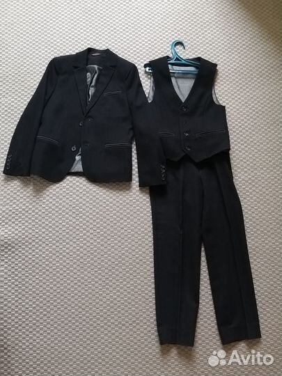 Костюм-тройка (пиджак, брюки, жилет) р. 134