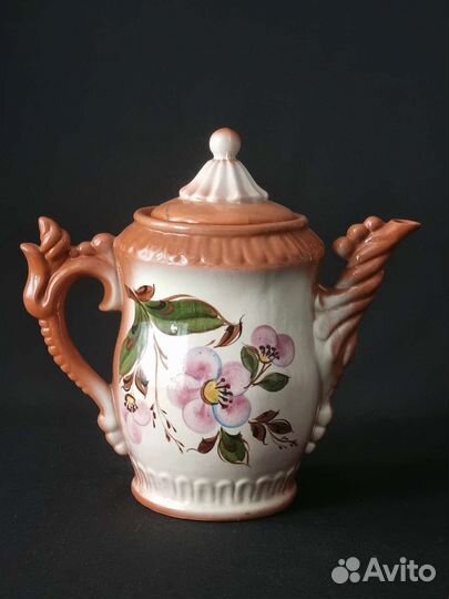 Чайник заварочный и 2 тарелки