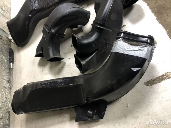 Воздуховод торпеды Ford Fiesta Mk6