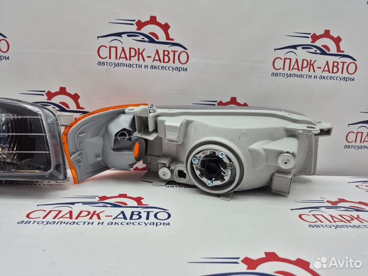 Фары Toyota Sprinter Carib 97-02 темные комплект