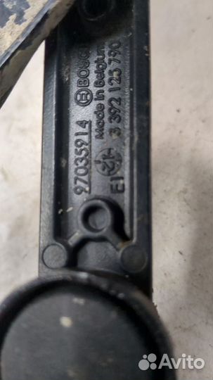 Щеткодержатель правый передний Porsche Cayenne, 2012