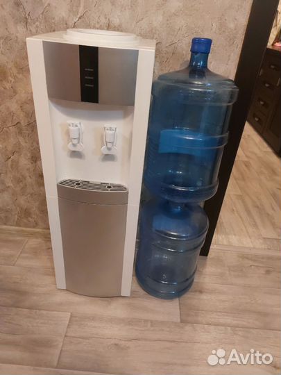 Кулер/диспенсер для воды