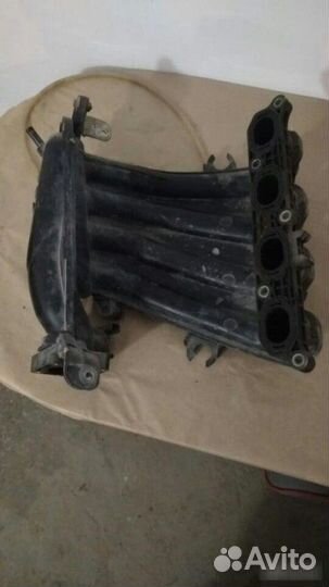 Впускной коллектор Nissan Tiida