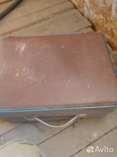 Проигрыватель винила Юность - 301