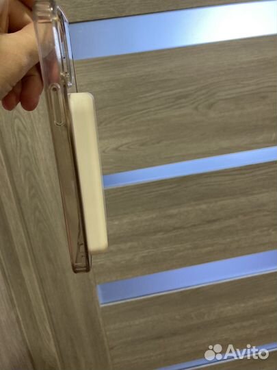 Портативная зарядка на iPhone