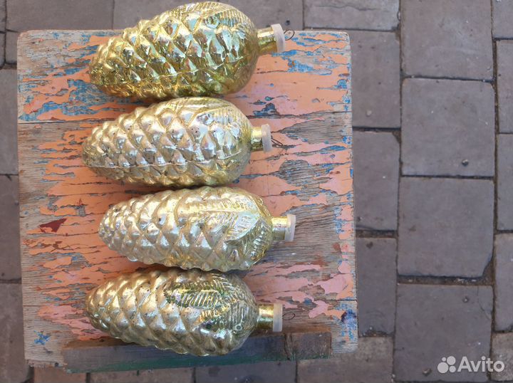 Елочные игрушки,шишки