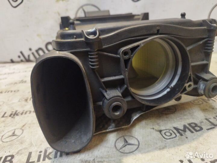 Корпус воздушного фильтра Mercedes C-Class W204