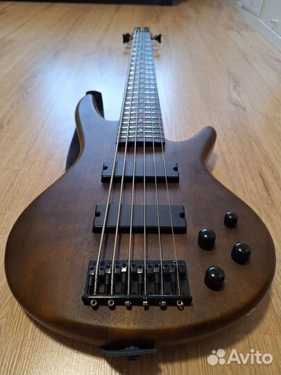 Шестиструнная бас гитара Ibanez GSR206B WNF MIC