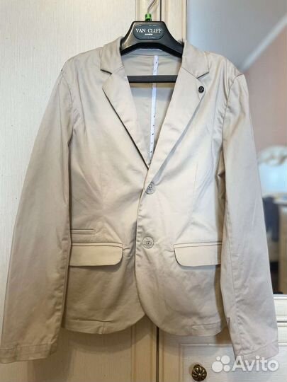 Пиджак и рубашки поло