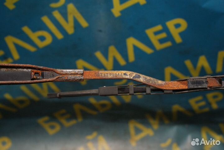 Поводок заднего дворника Chrysler Voyager 4