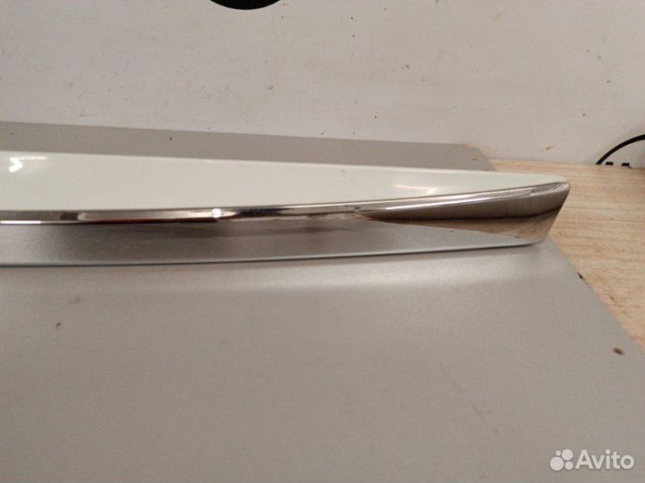 Молдинг крышки багажника задний Hyundai Solaris 1