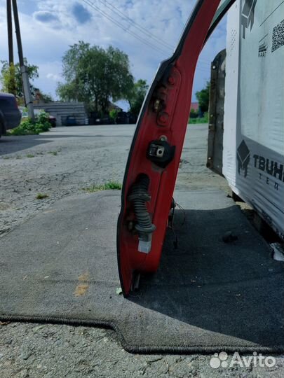 Задняя правая дверь volvo 850 (вольво 850)